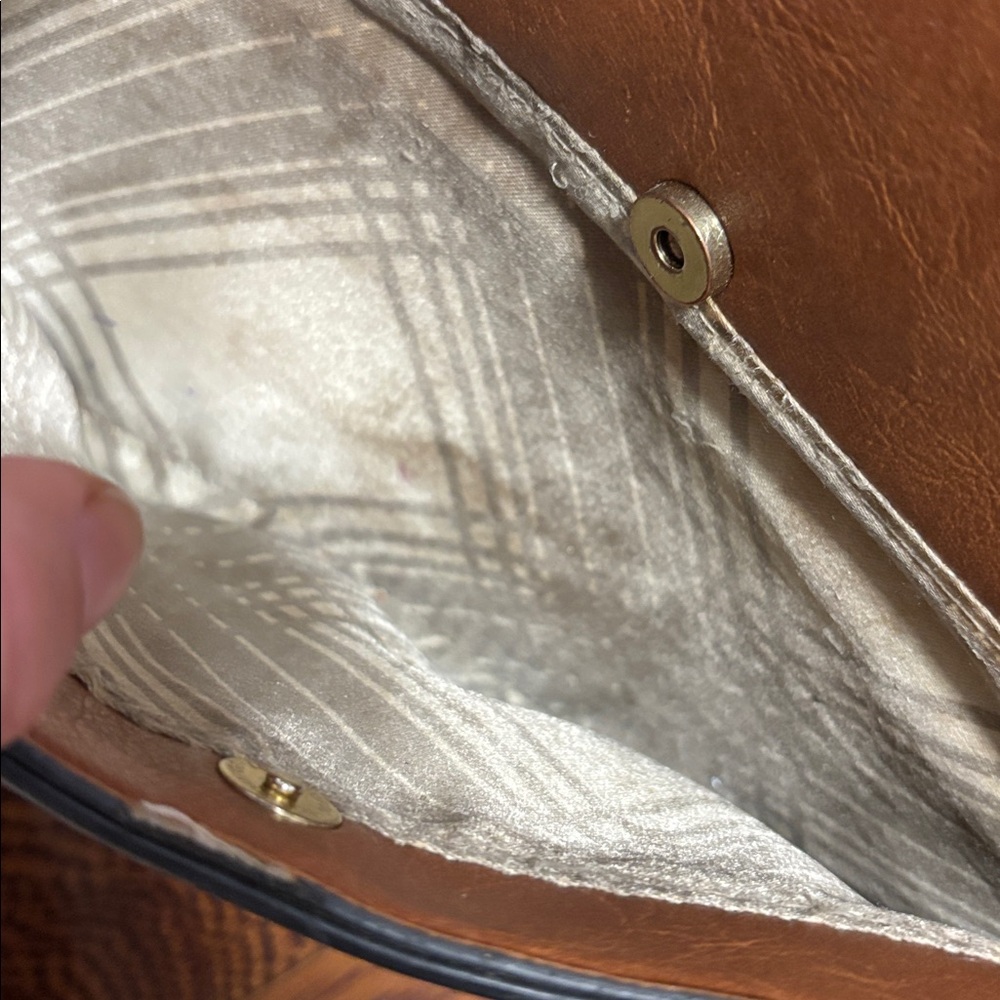 London Fog Tan Leather Handbag - Picture 3 of 9